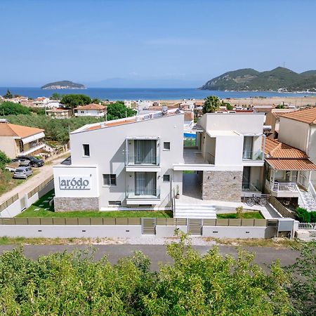 Arodo Suites Nea Iraklitsa Bagian luar foto