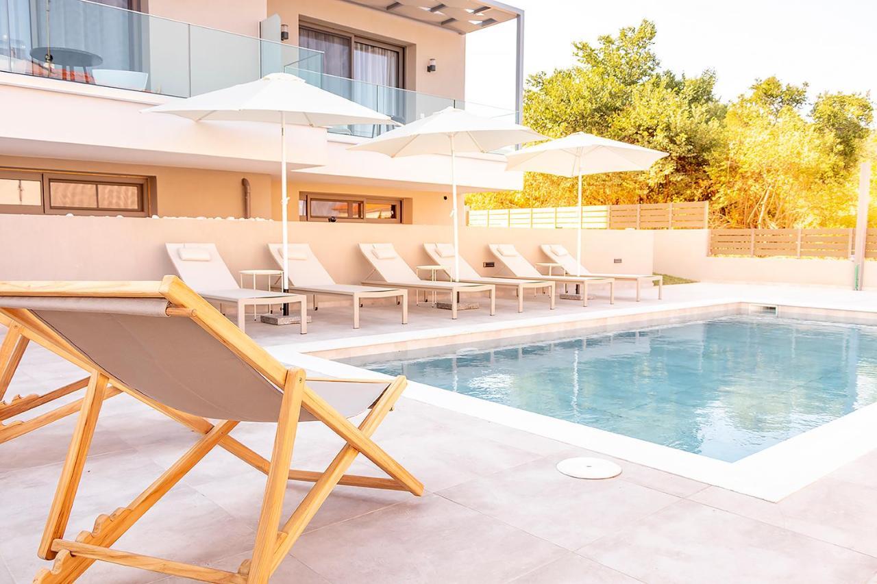 Arodo Suites Nea Iraklitsa Bagian luar foto