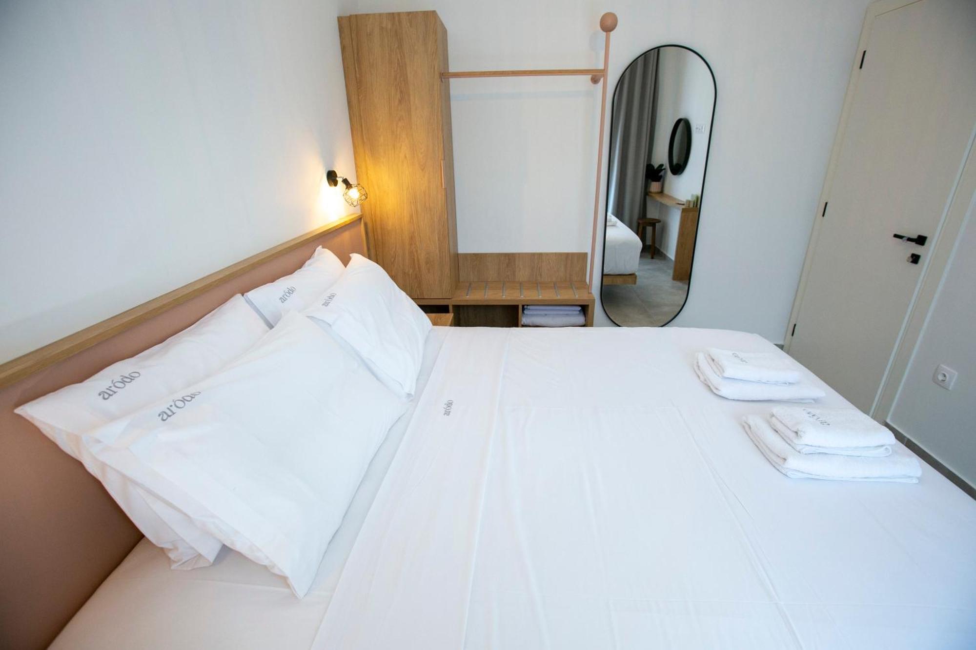 Arodo Suites Nea Iraklitsa Bagian luar foto