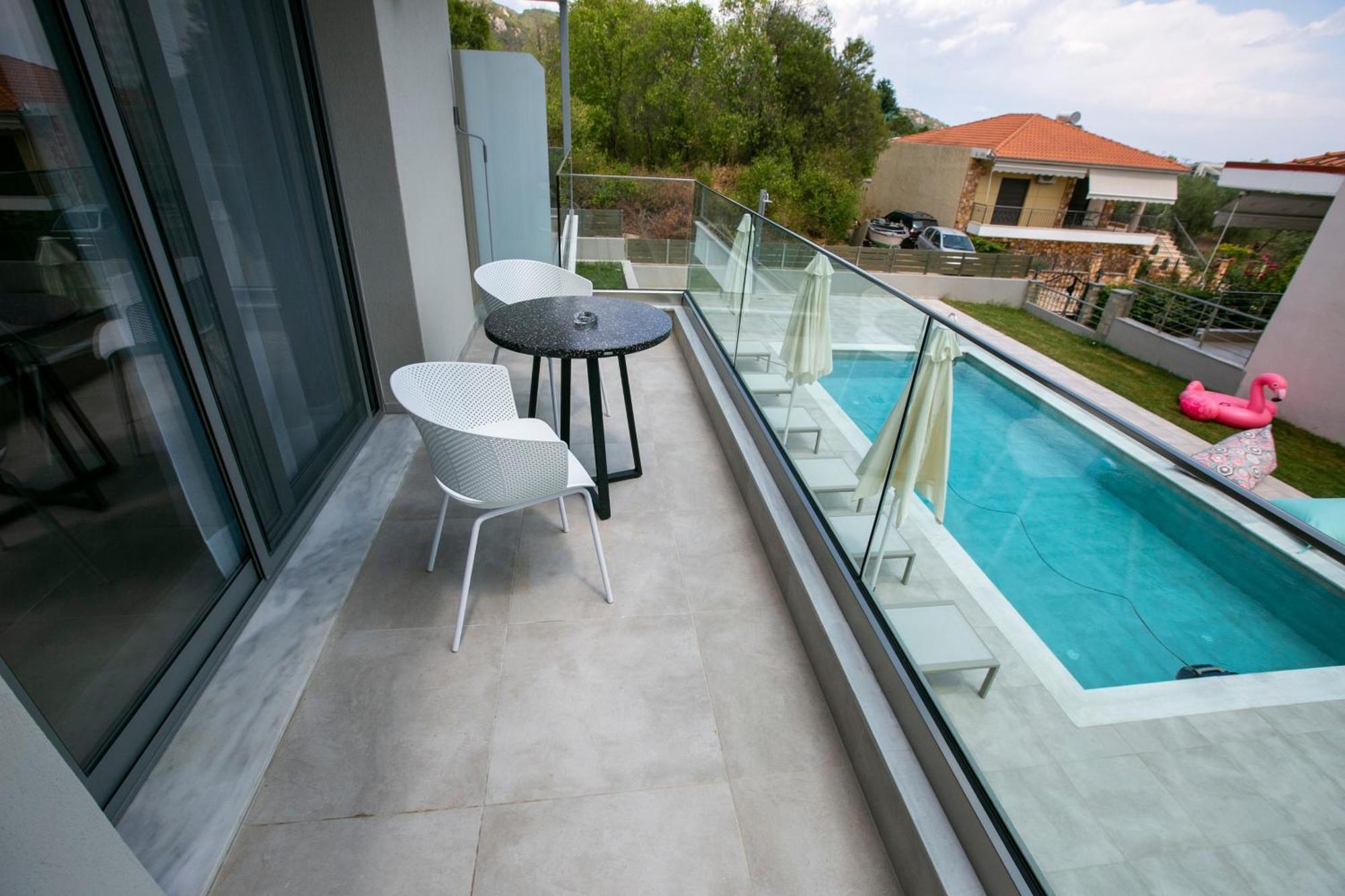 Arodo Suites Nea Iraklitsa Bagian luar foto