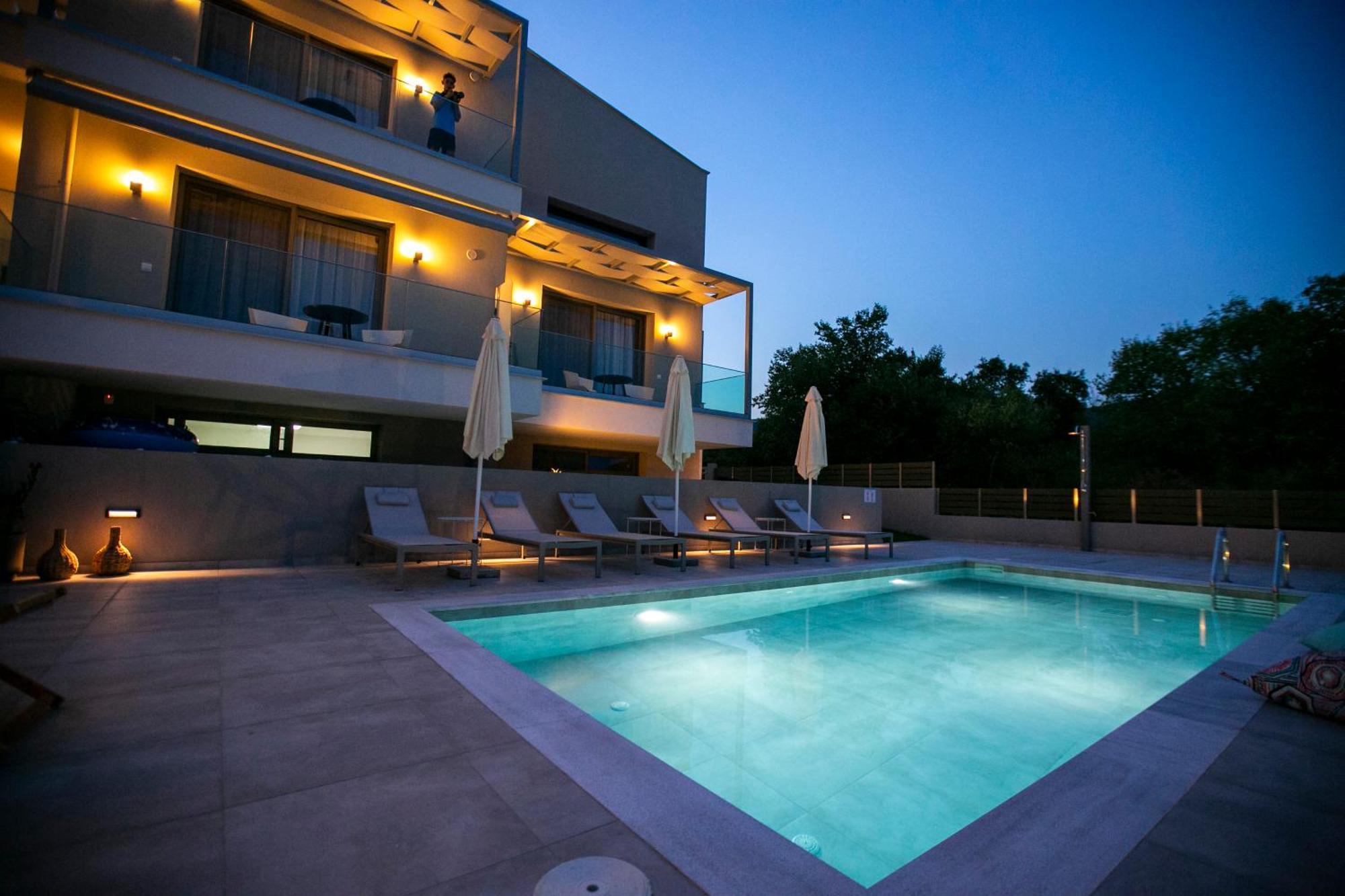 Arodo Suites Nea Iraklitsa Bagian luar foto