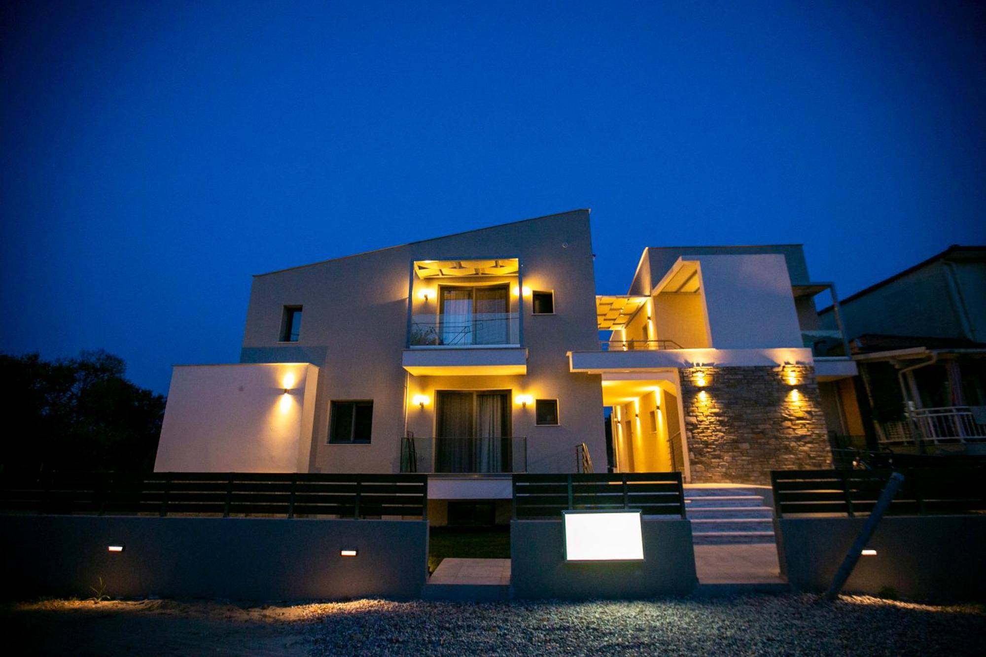 Arodo Suites Nea Iraklitsa Bagian luar foto
