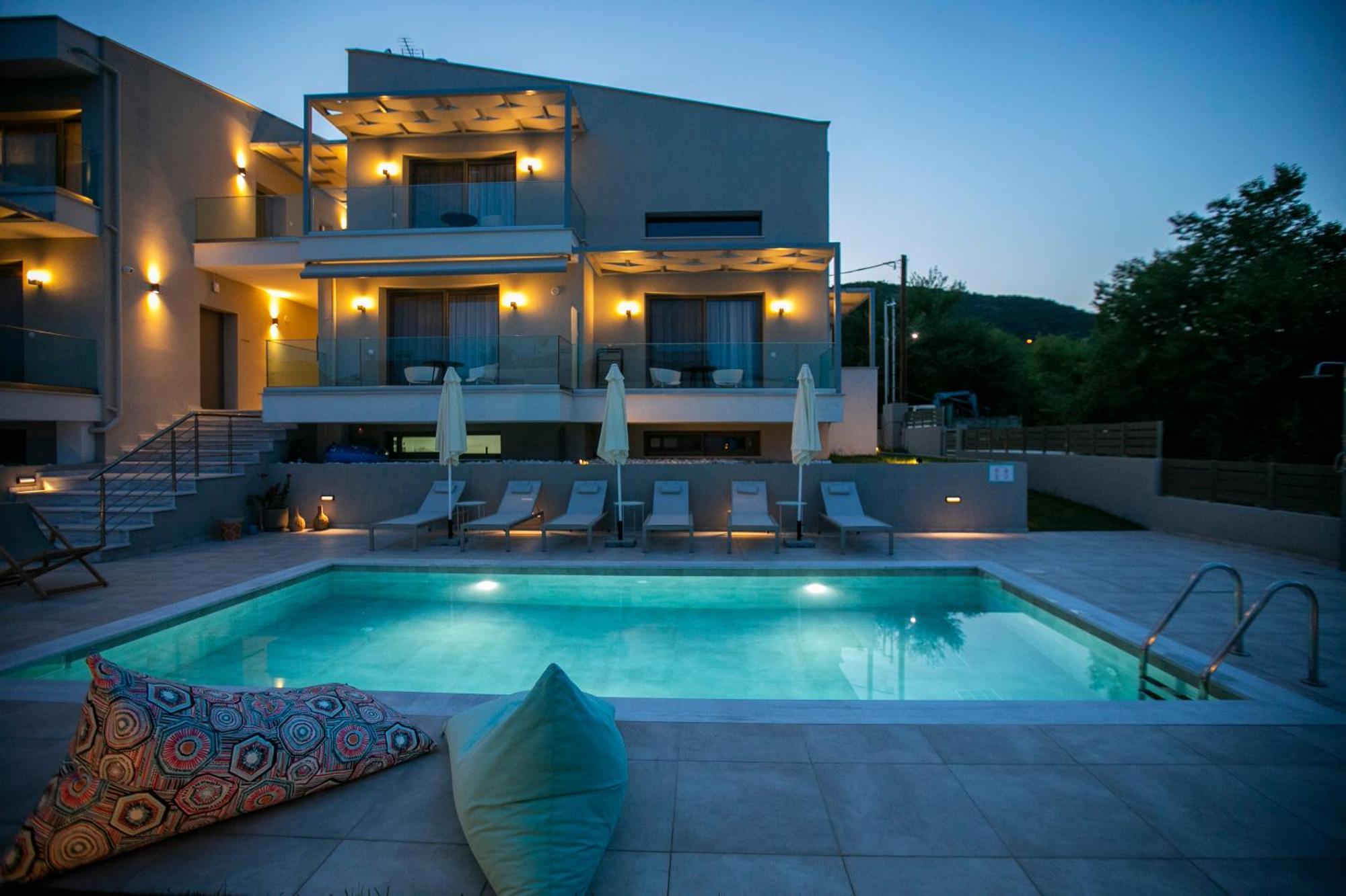 Arodo Suites Nea Iraklitsa Bagian luar foto