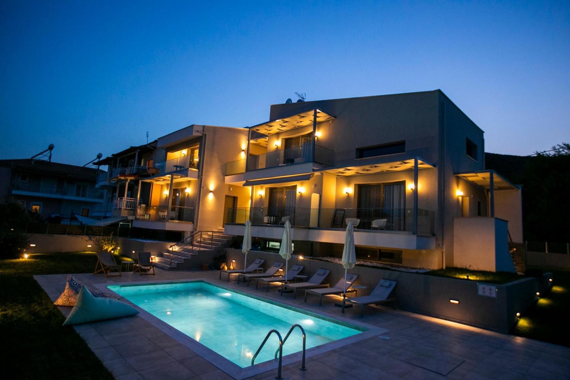 Arodo Suites Nea Iraklitsa Bagian luar foto