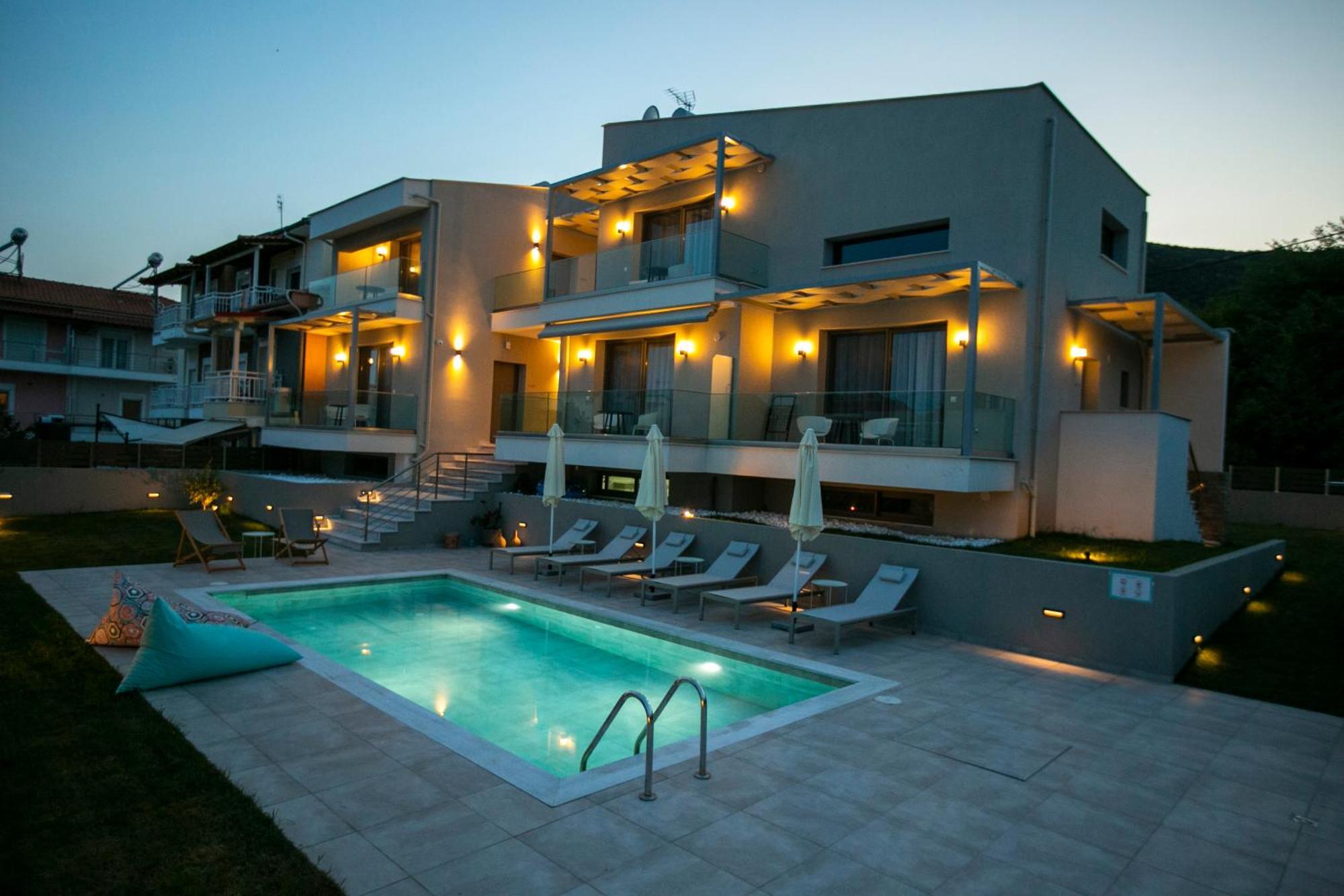 Arodo Suites Nea Iraklitsa Bagian luar foto