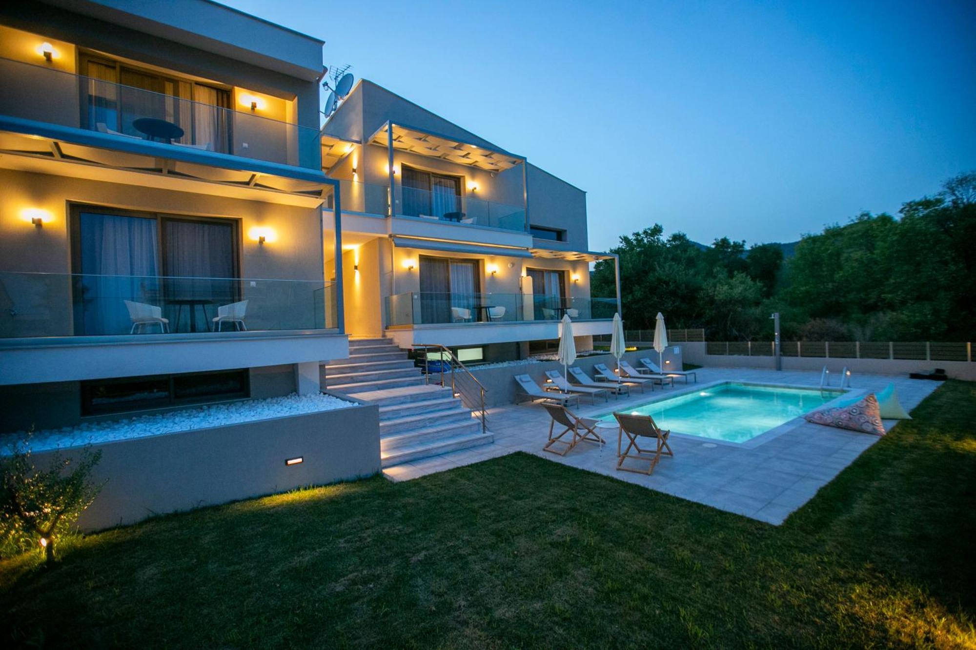 Arodo Suites Nea Iraklitsa Bagian luar foto
