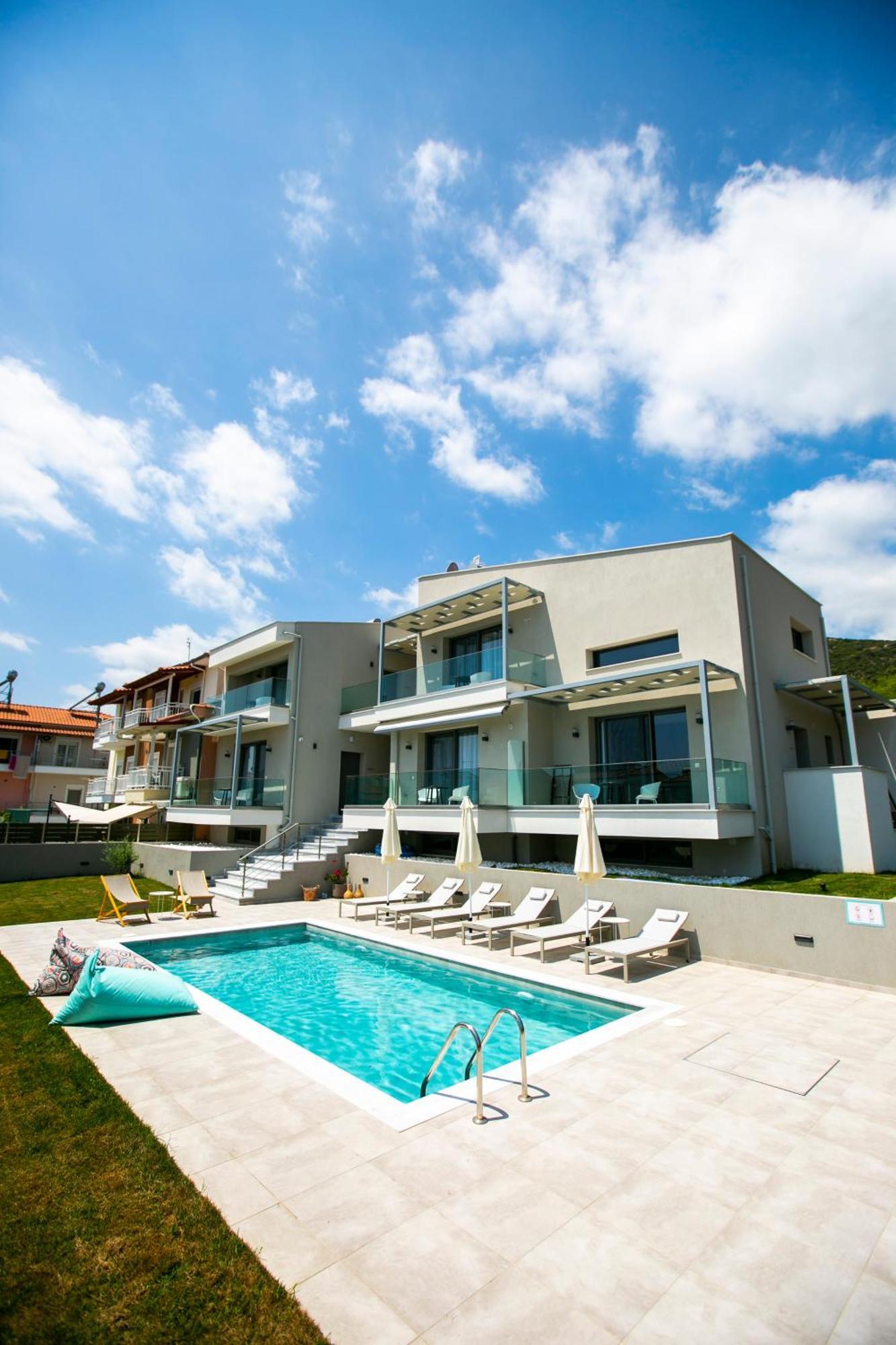 Arodo Suites Nea Iraklitsa Bagian luar foto