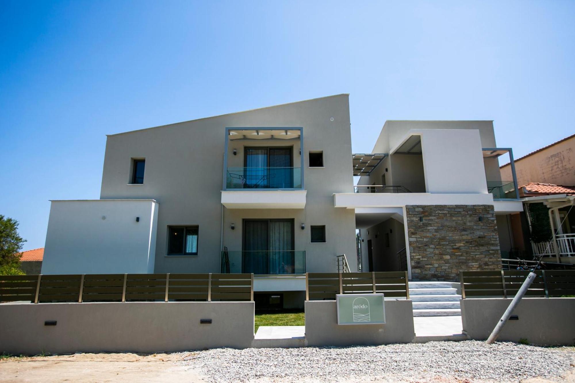 Arodo Suites Nea Iraklitsa Bagian luar foto