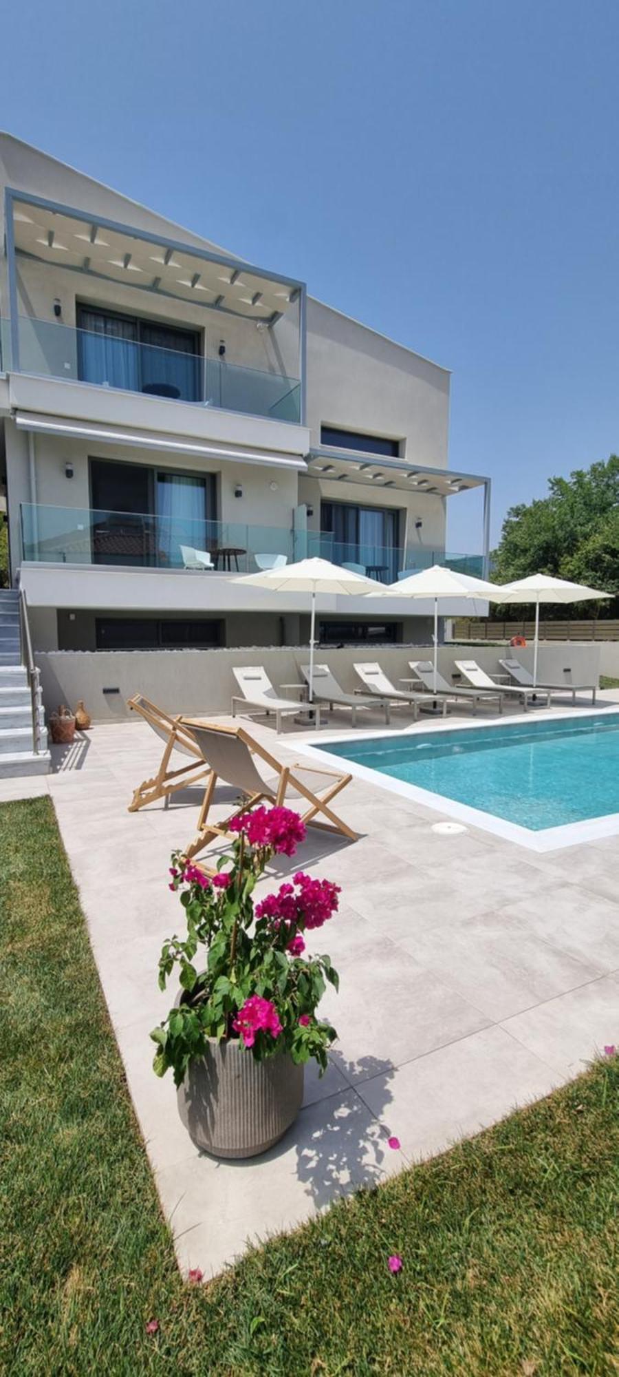 Arodo Suites Nea Iraklitsa Bagian luar foto