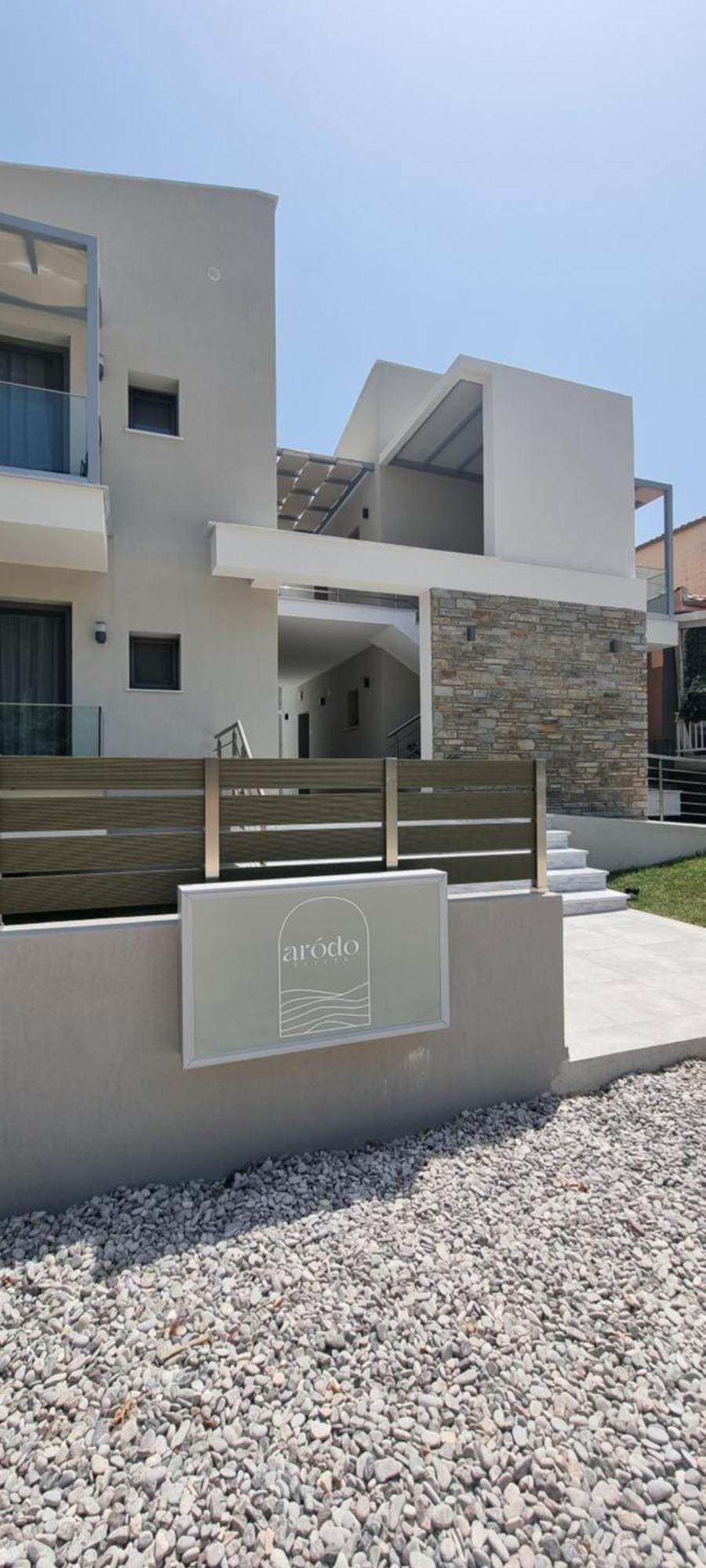 Arodo Suites Nea Iraklitsa Bagian luar foto
