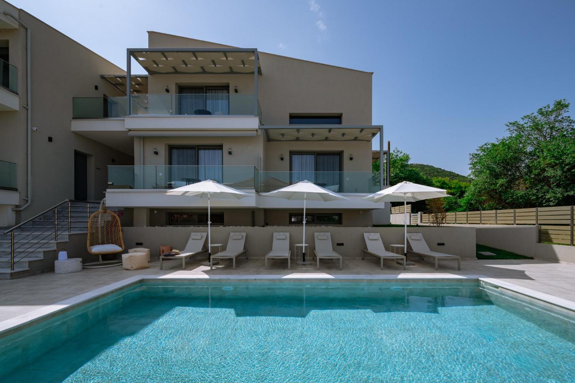 Arodo Suites Nea Iraklitsa Bagian luar foto