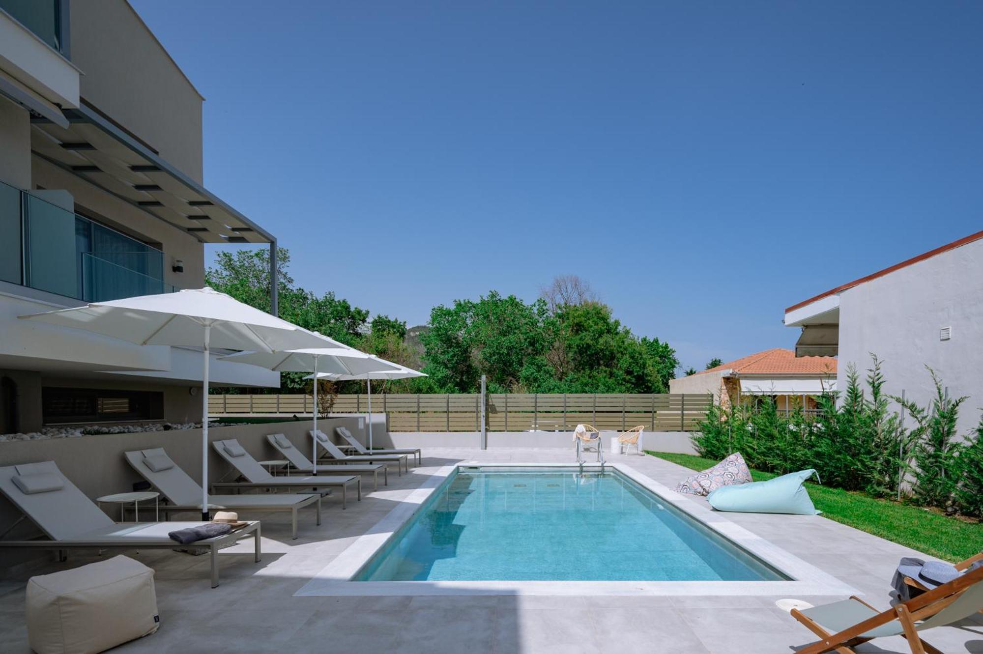 Arodo Suites Nea Iraklitsa Bagian luar foto