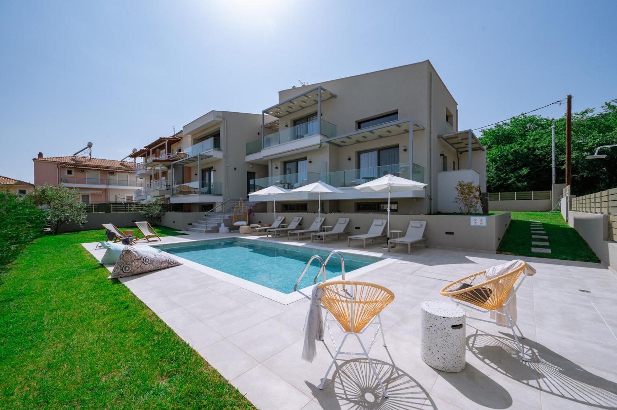 Arodo Suites Nea Iraklitsa Bagian luar foto